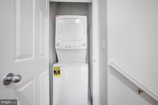 Building Photo - 11325 Aristotle Dr