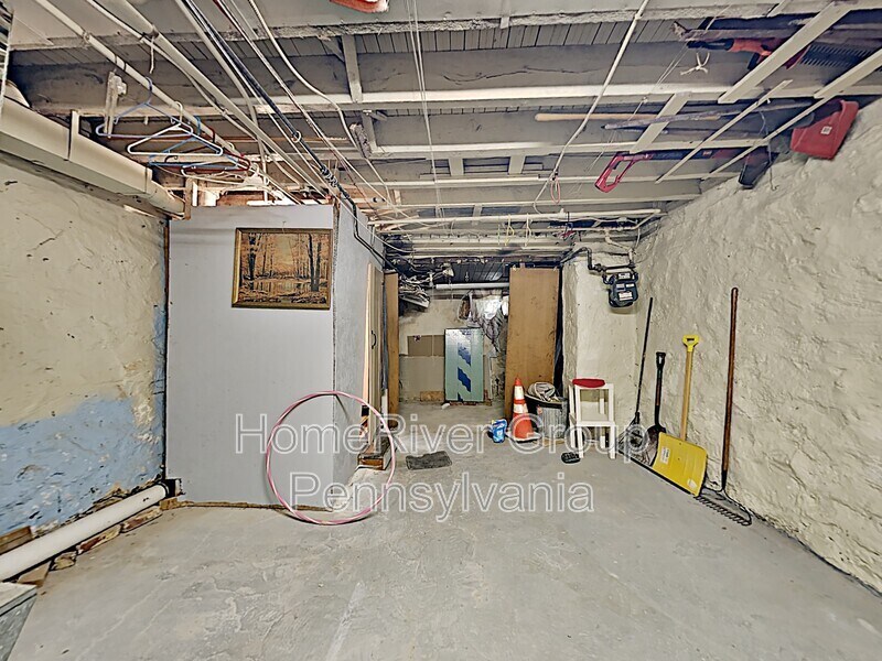 Building Photo - 110 N 61st St