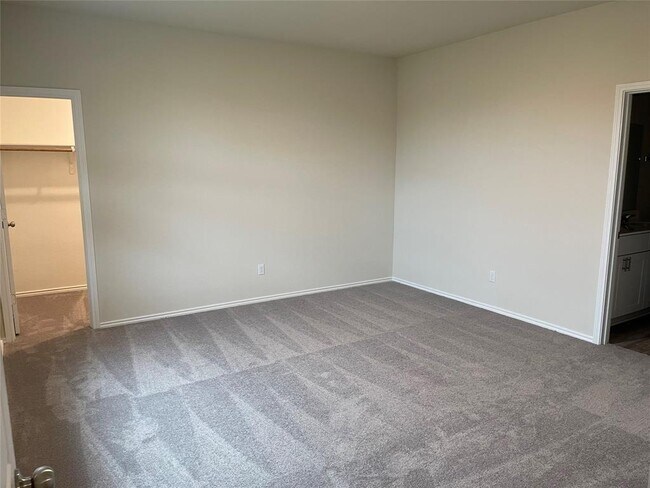 Building Photo - 105 Onna St