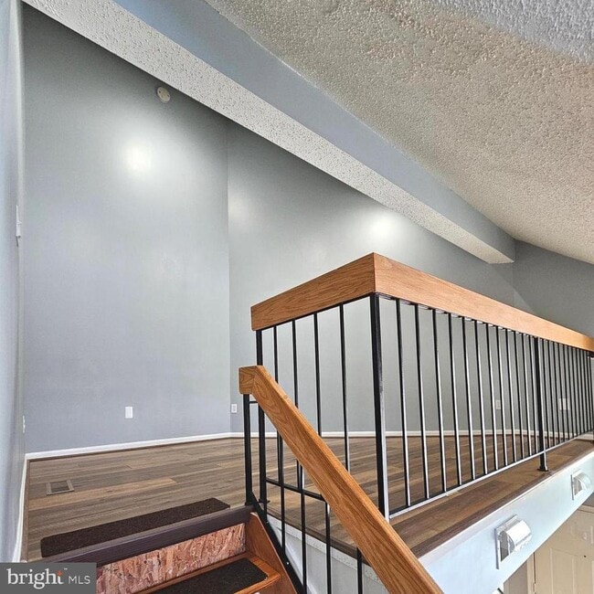 Building Photo - 7009 Birkenhead Pl