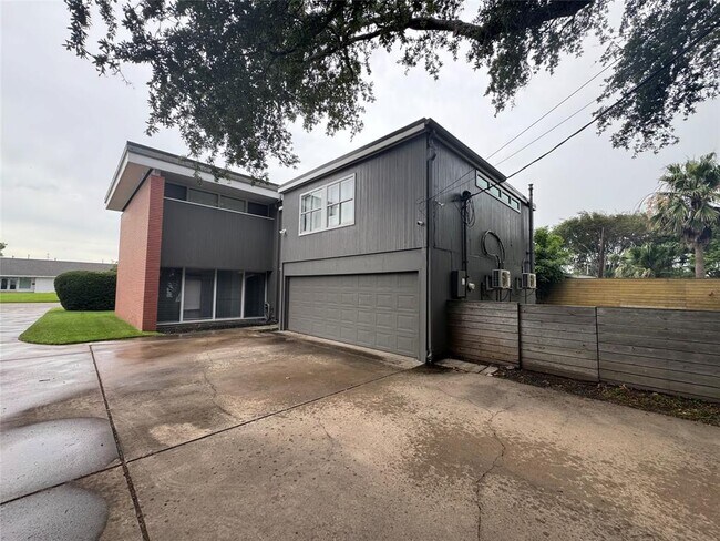 Building Photo - 1310 Harbor View Dr