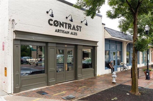 Building Photo - 1603 Glenivy