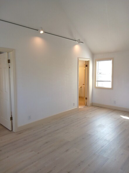 Building Photo - 40 Palm Ave