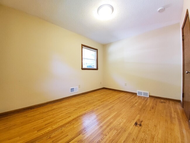 Building Photo - 1452 13th Ave NW