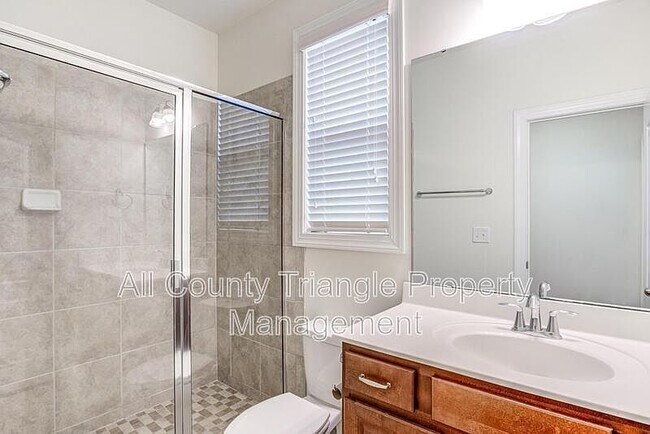 Building Photo - 728 Lampwick Ln