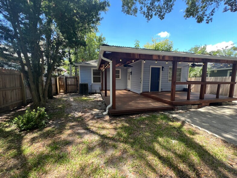 Covered Deck with Cafe' Lighting, Fans, & TV Mount - 3880 Walsh St