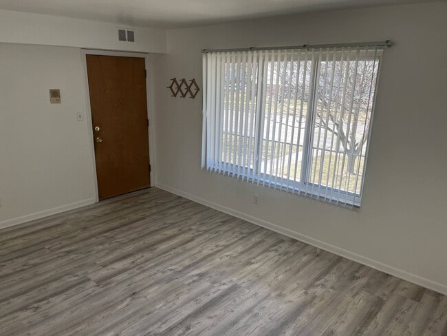 Building Photo - 31914 Harper Ave