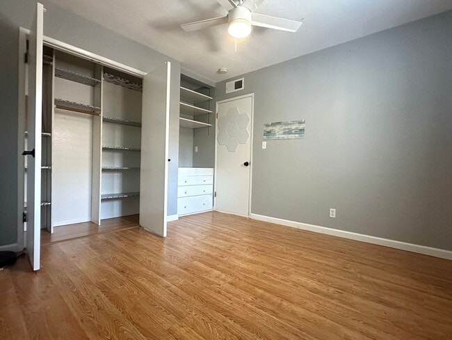 Building Photo - READY NOW! 3+1.5 City of Tehachapi - **SOL...