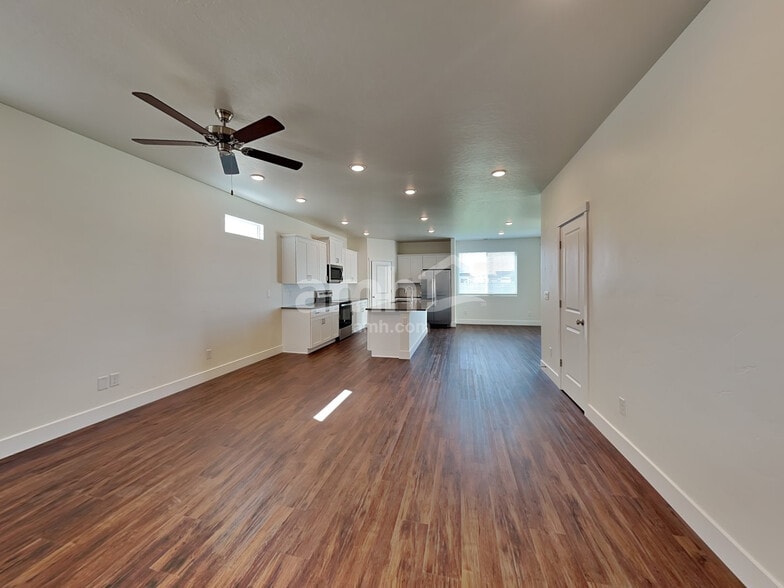 Building Photo - 9357 W Clancy St