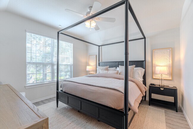 Building Photo - 130 Pioneer Canyon Pl