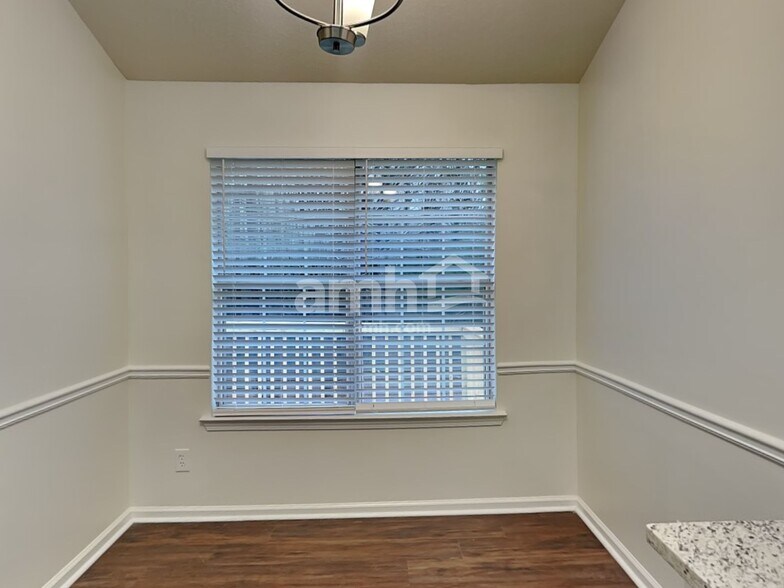 Building Photo - 30 Cheyenne Dr