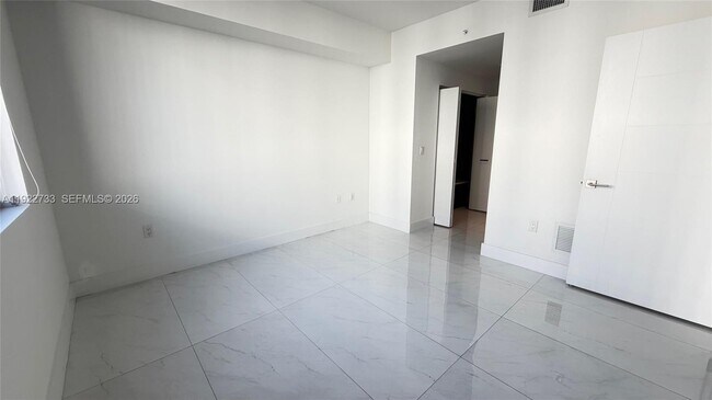 Building Photo - 301 Altara Ave