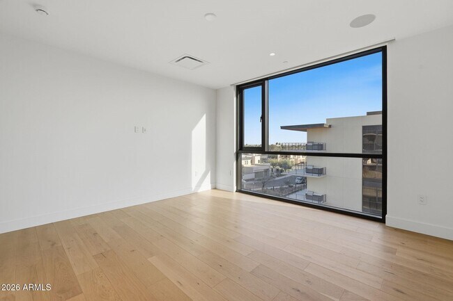Building Photo - 4849 N Camelback Rdg Dr