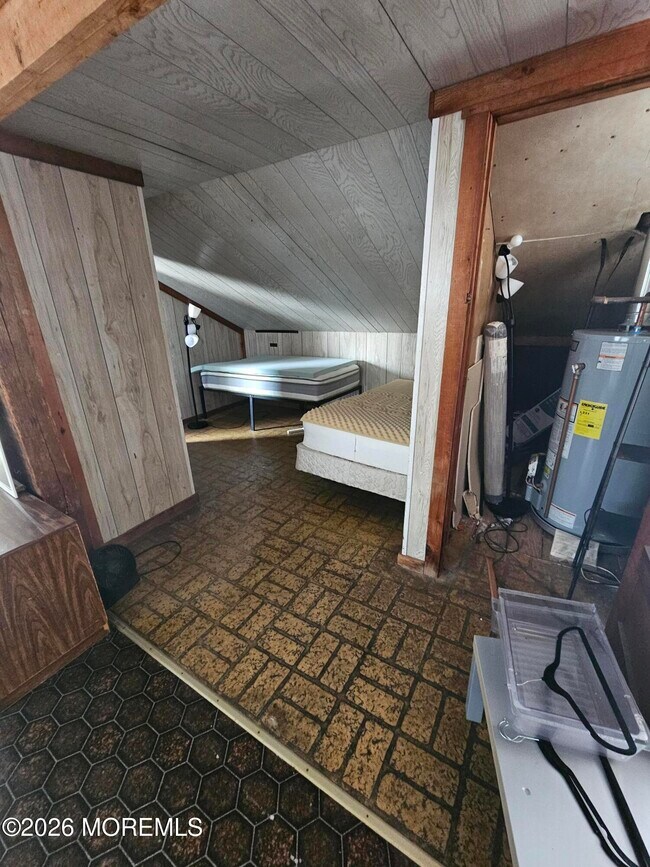 Building Photo - 103 16th Ave