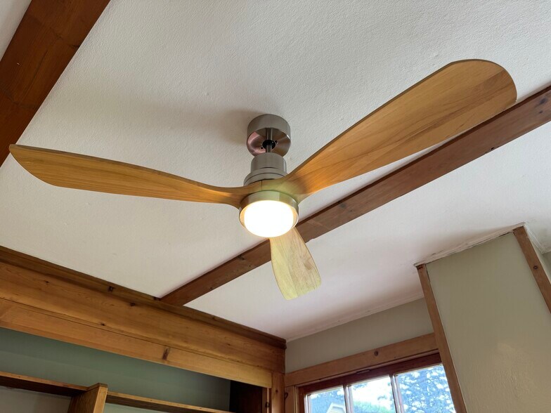 Building Photo - 608 Ackerman Ave