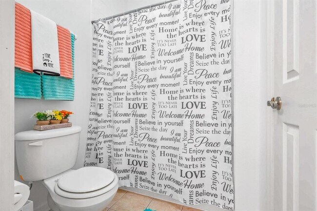 Building Photo - 2310 Silver Palm Dr