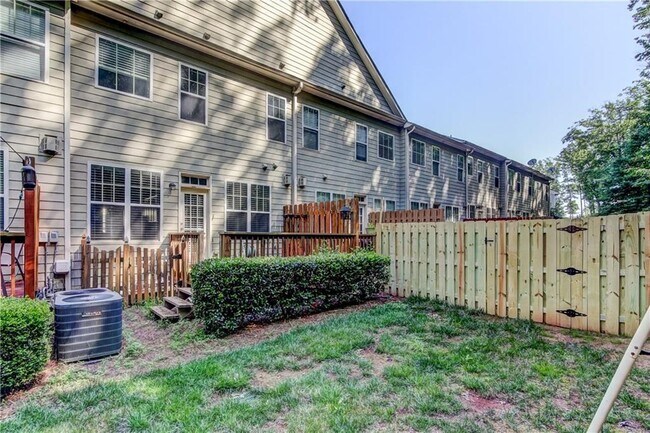 Building Photo - 1754 Oak Brook Ln NW
