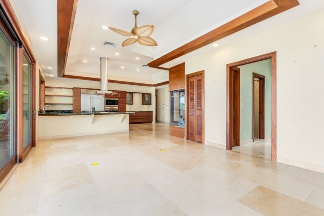 Building Photo - 44-113-113 Bayview Haven Pl