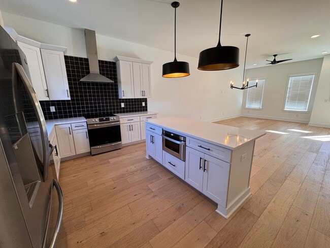 Building Photo - Available March Move In!!! Beautiful 3 Bedroom, 3.5 Bath Townhouse in East Nashville! Rooftop dec...