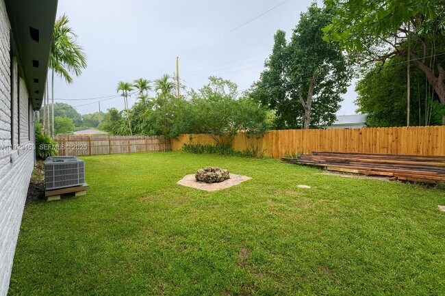 Building Photo - 926 NW 59th St