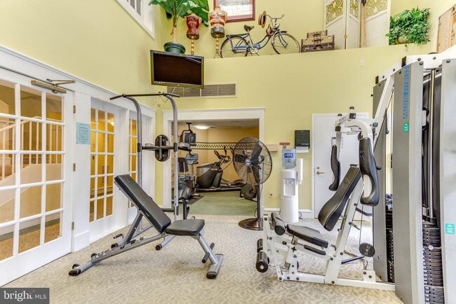 Building Photo - 1625 International Dr