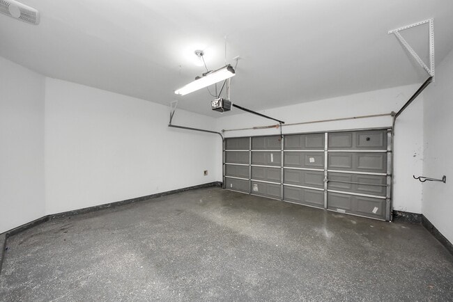 Building Photo - 10062 Hillside Bayou Dr