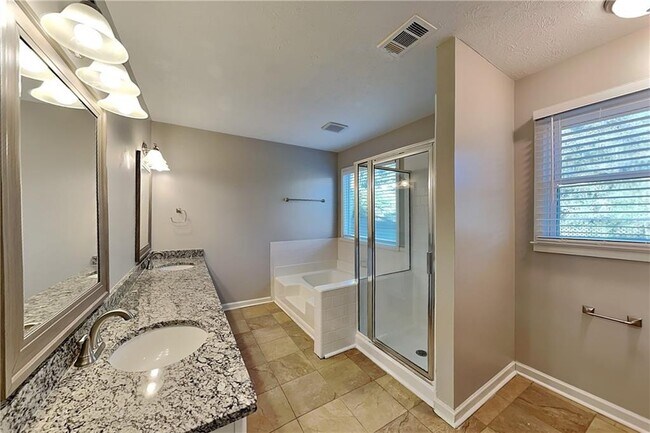 Building Photo - 4880 Camberbridge Dr