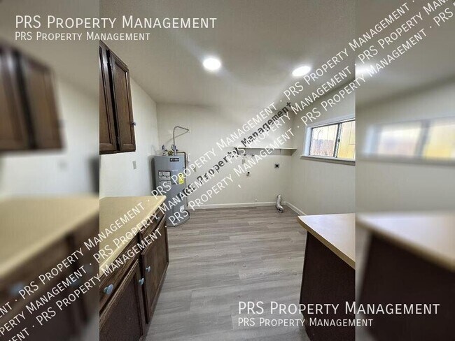 Building Photo - 711 N Oracle Cir