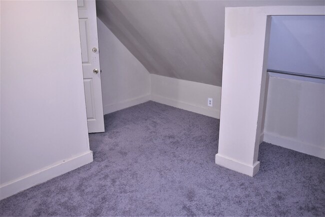 Building Photo - 4835 W Congress Pkwy