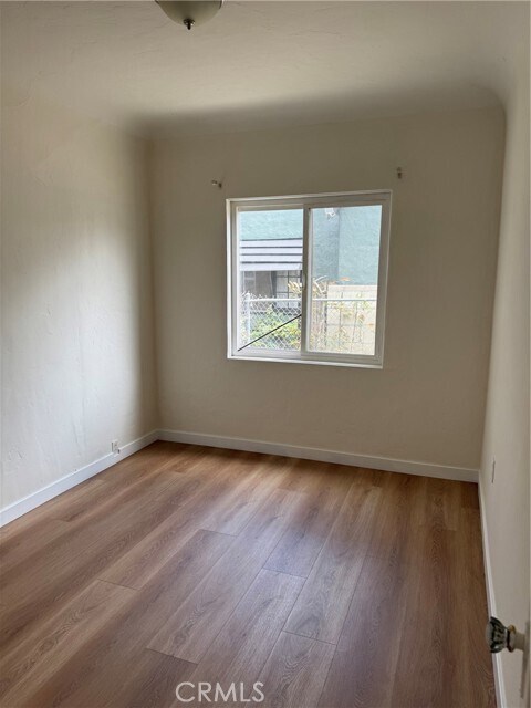 Building Photo - 1133 S Van Ness Ave