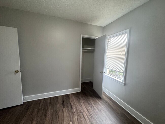 Building Photo - 1895 S Lauderdale St