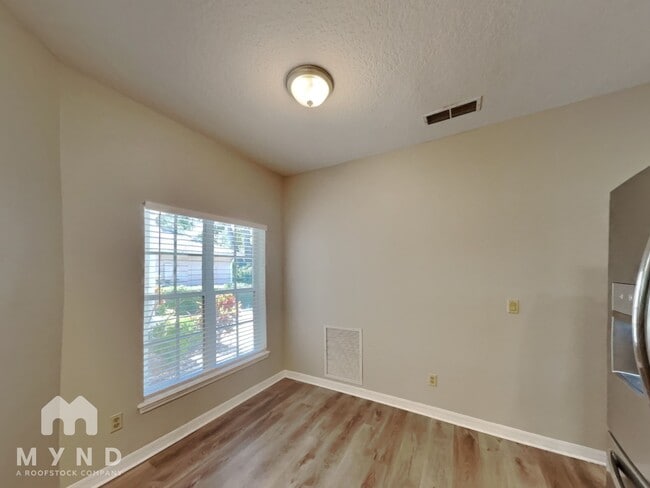 Building Photo - 6041 Spring Creek Ct