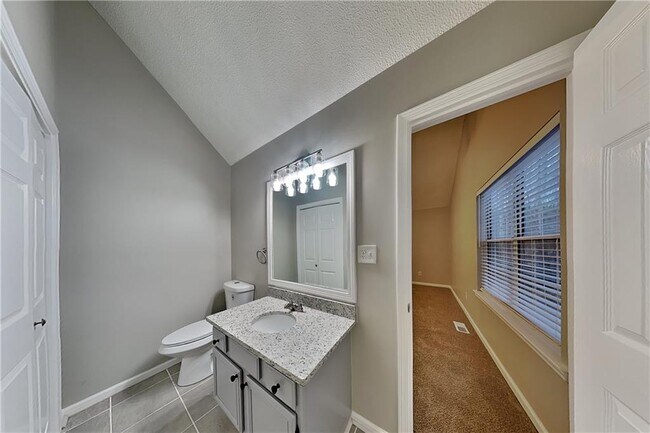 Building Photo - 235 Peach Crossing Dr