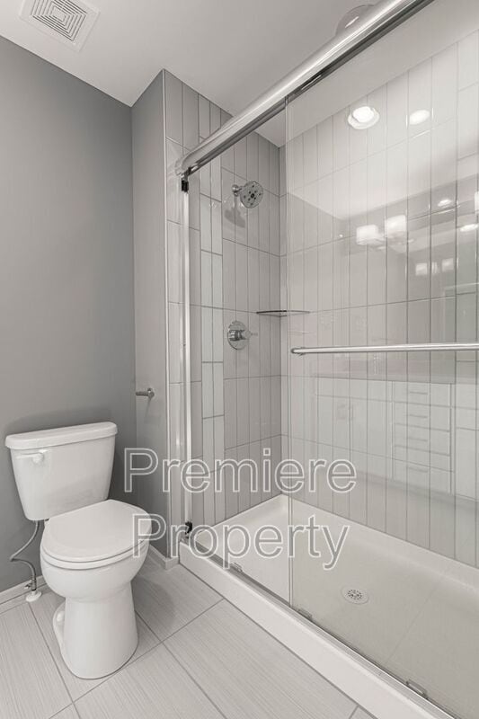 Building Photo - 2729 Charlotte St