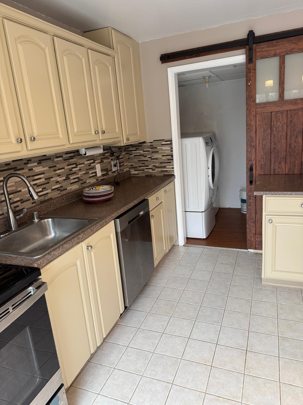 Building Photo - 1467 Charlestown Dr