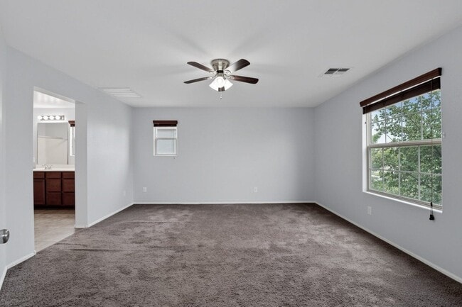 Building Photo - 2220 S Ponderosa Dr