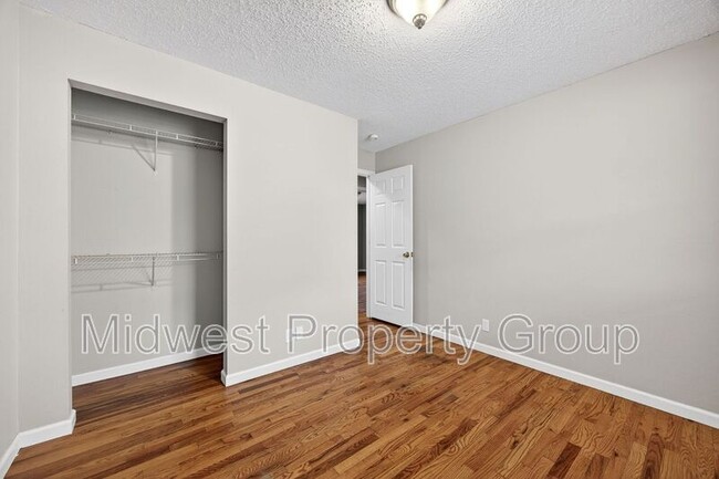 Building Photo - 2224 Millvalley Dr