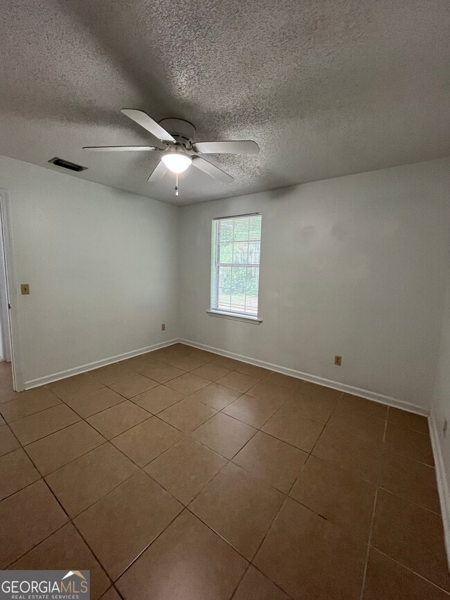 Building Photo - 412 Admiral's Walk Dr