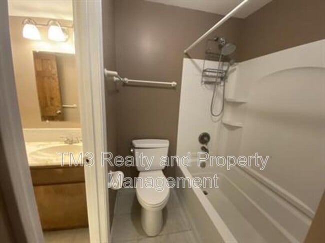 Building Photo - 12725 S Raintree Dr