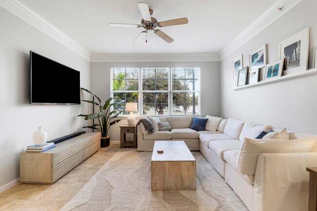 Building Photo - 275 Murcia Dr