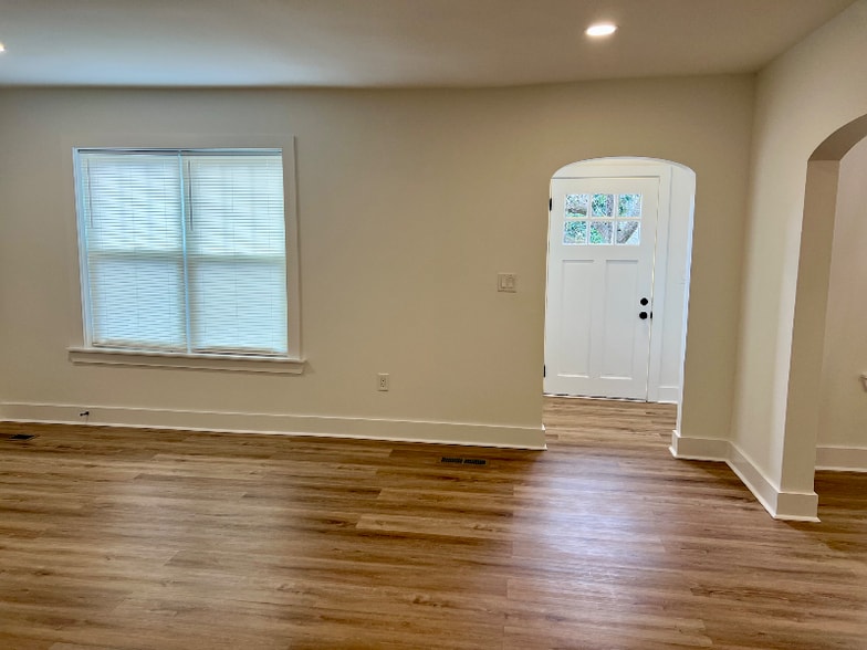 Building Photo - 3613 Glendon Dr