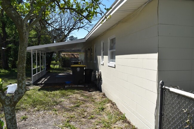 Building Photo - 4735 Redstone Dr