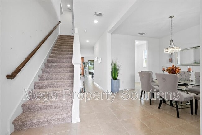 Building Photo - 12195 Stirrup Dr