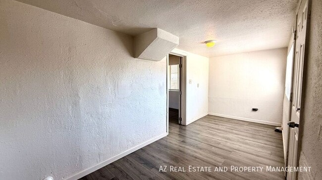 Building Photo - 5547 W Gardenia Ave