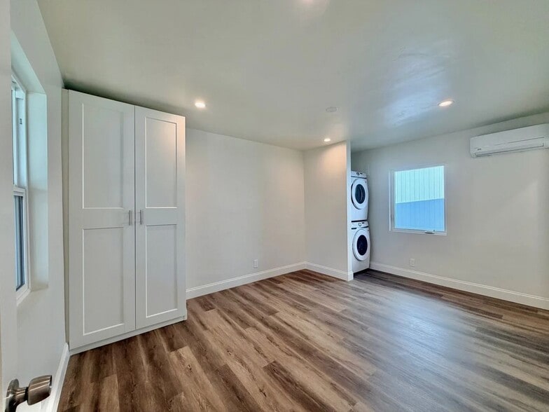 Building Photo - 501 S Gaylord Dr