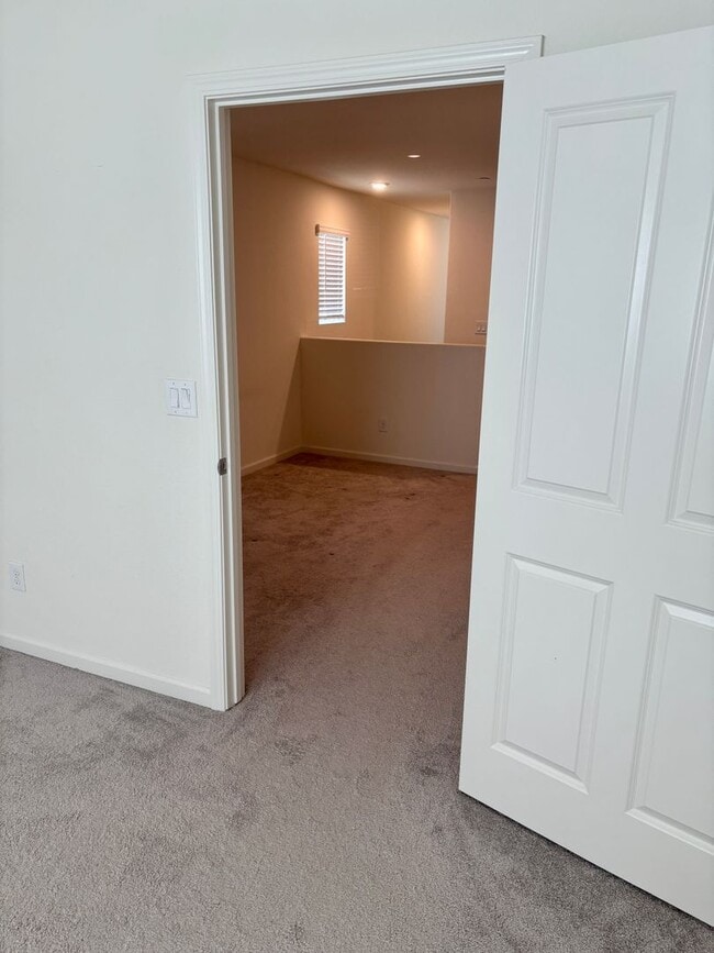 Building Photo - Stunning Natomas 4/2.5.  Backyard is AMAZING!  Please read ad for viewings!