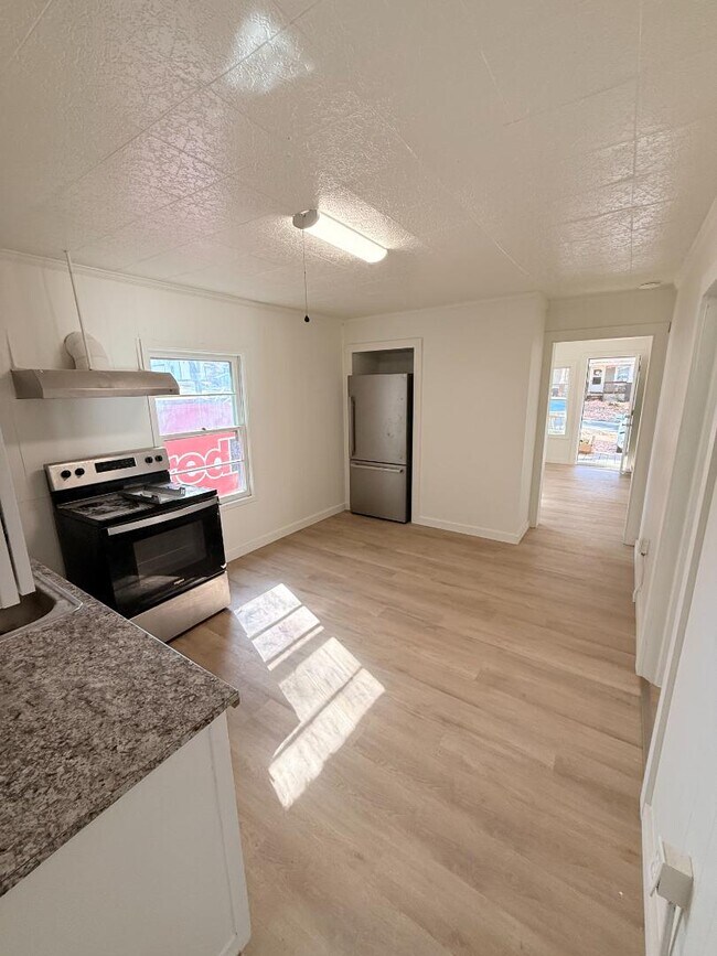 Building Photo - 307 Green St