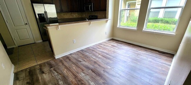 Building Photo - 10361 Lake District Ln