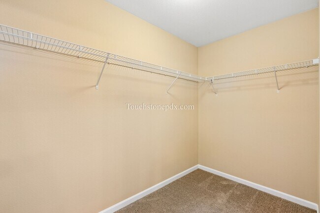 Building Photo - Spacious 4 BR 2.5 BA Home in Damascus