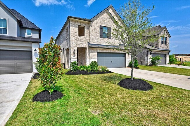 Building Photo - 7211 Pr Hts Dr
